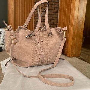 Large crossbody coffee brown purse, multiple pockets. Long strap is detachable